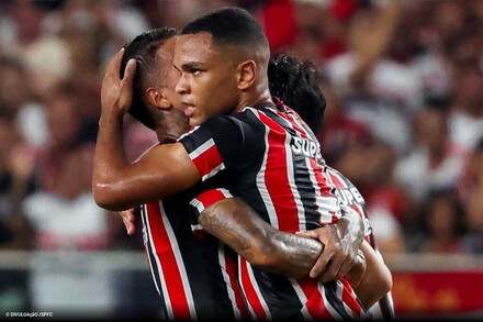 Águia 1-3 São Paulo
