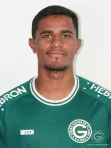 Goiás negocia contratação do lateral Douglas Silva, destaque do