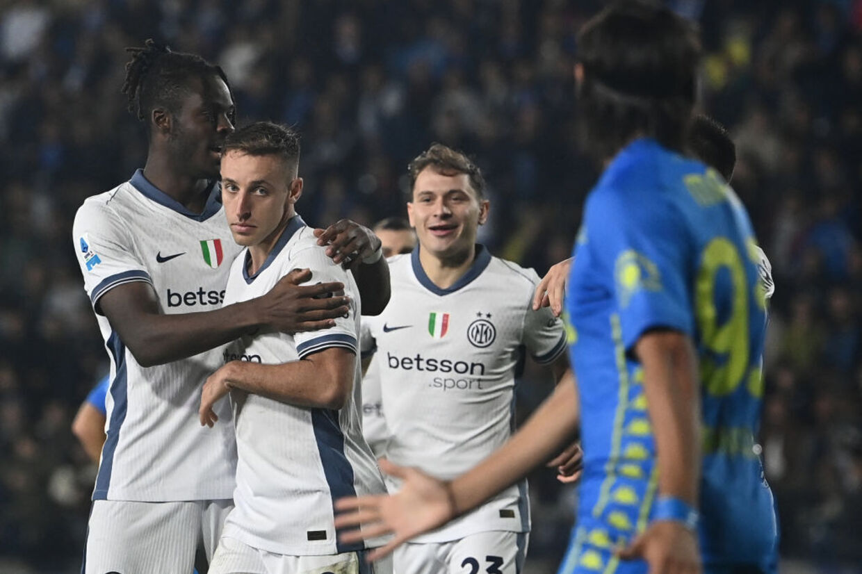 Inter aproveita jogador a mais, bate Empoli e mantém vice-liderança do Italiano