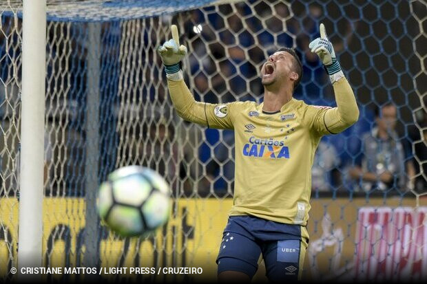 Goleiro Fábio completa 900 jogos pelo Cruzeiro